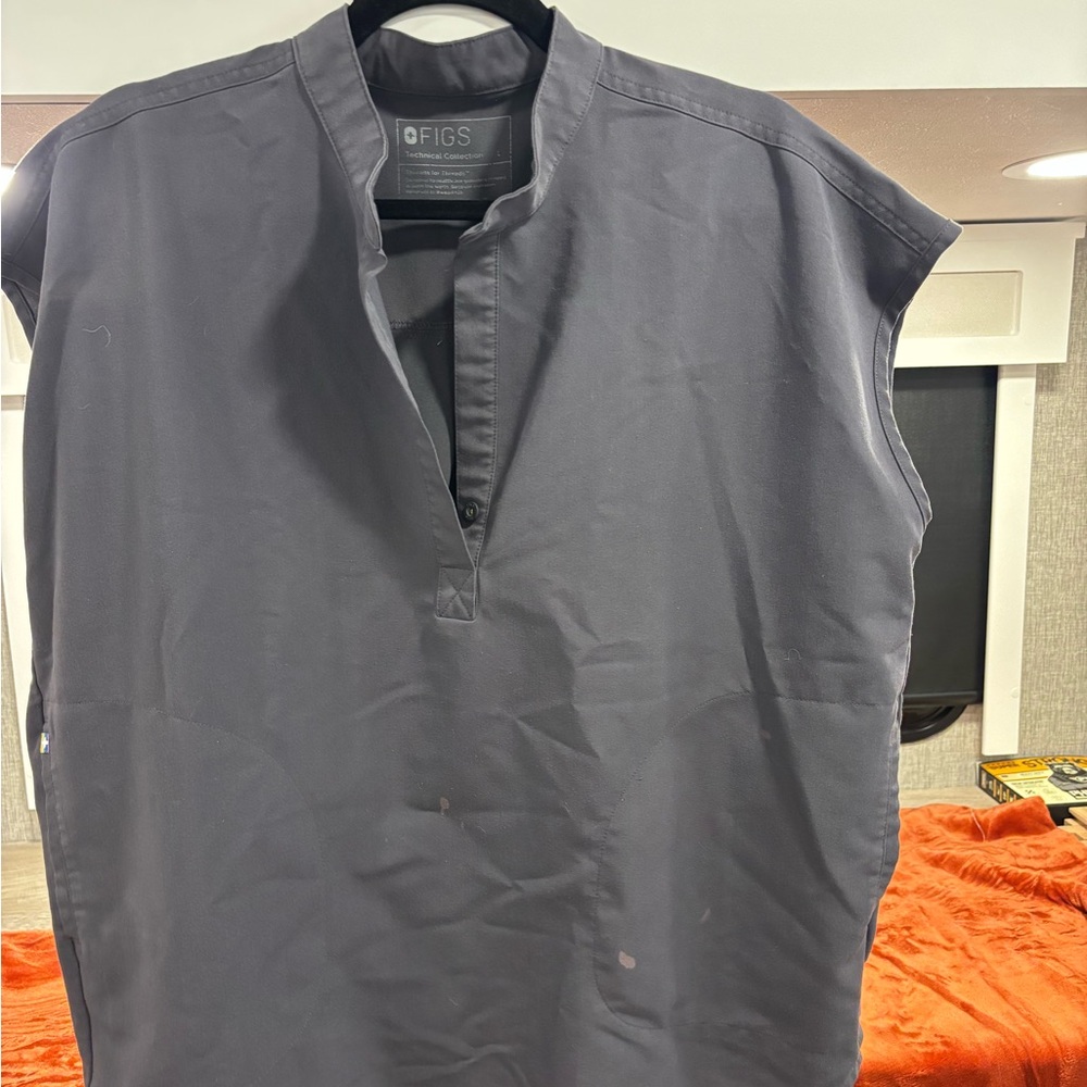 Figs Men's Charcoal Button Down Shirt